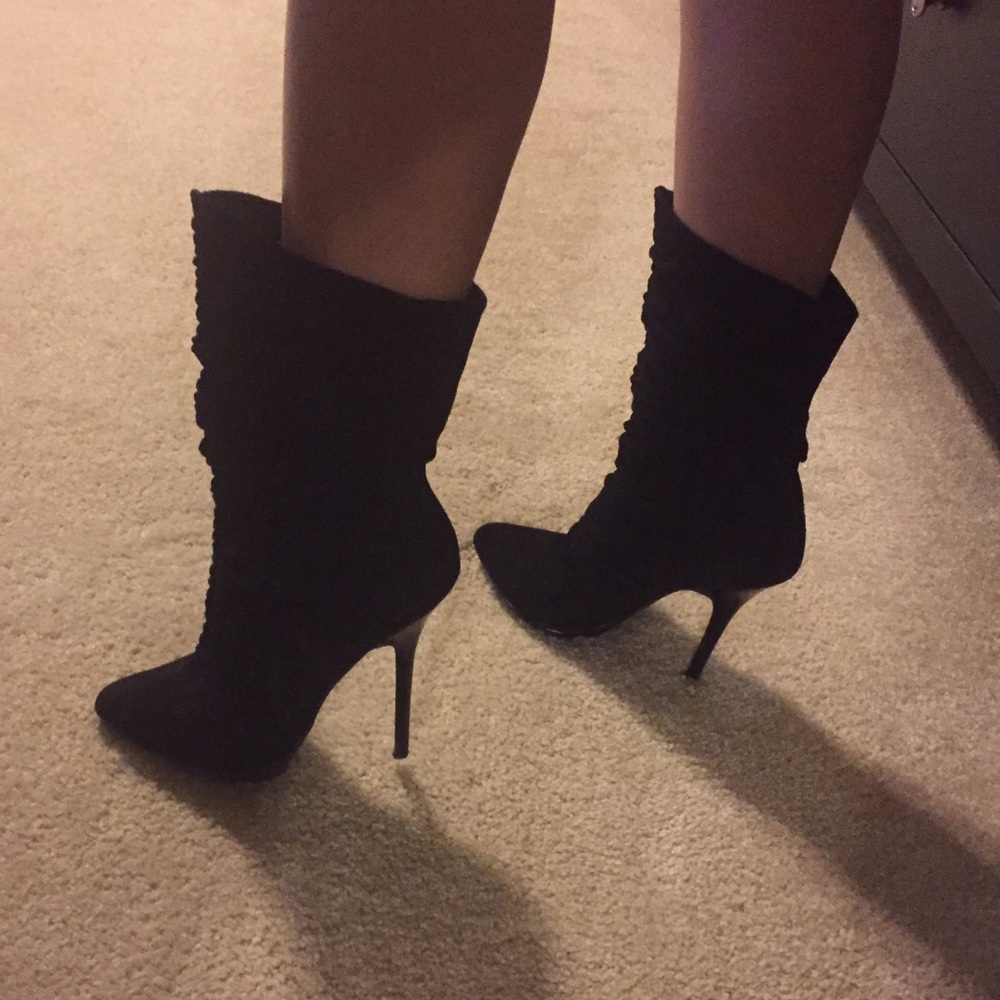 Jessica Simpson pointed black suede boots!