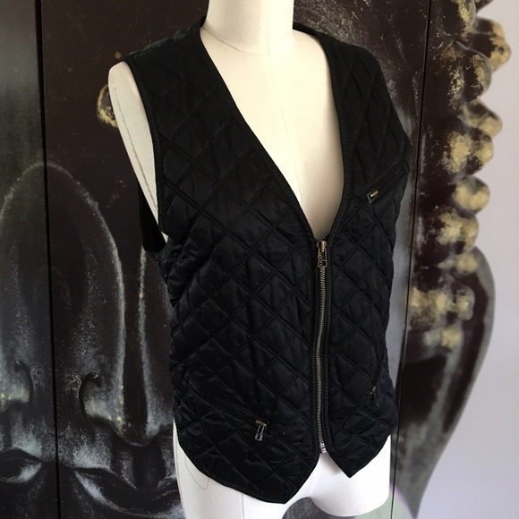 Banana Republic Jackets & Blazers - BANANA REPUBLIC Puffy Quilted Black Vest