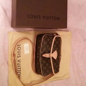 Louis Vitton purse