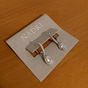 NEW Sparkly dangle earrings