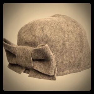 Helene Bergman Black and Gray Wool pull on hat