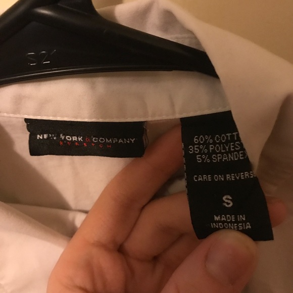 Button down blouse - Picture 3 of 3