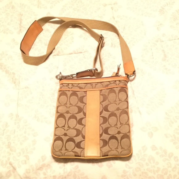 Coach Handbags - Coach Crossbody Purse