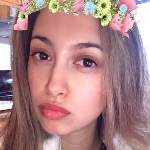 Meet your Posher, Fatima