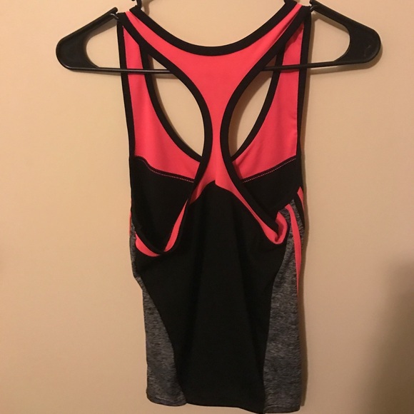 Workout tank - Picture 2 of 2