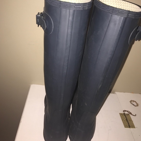 tall navy hunter rain boots - Picture 2 of 3