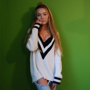 V-neck Sweater