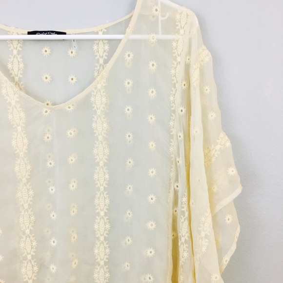 Dolce Cabo Ivory Web Sleeve Lace Blouse! - Picture 4 of 6