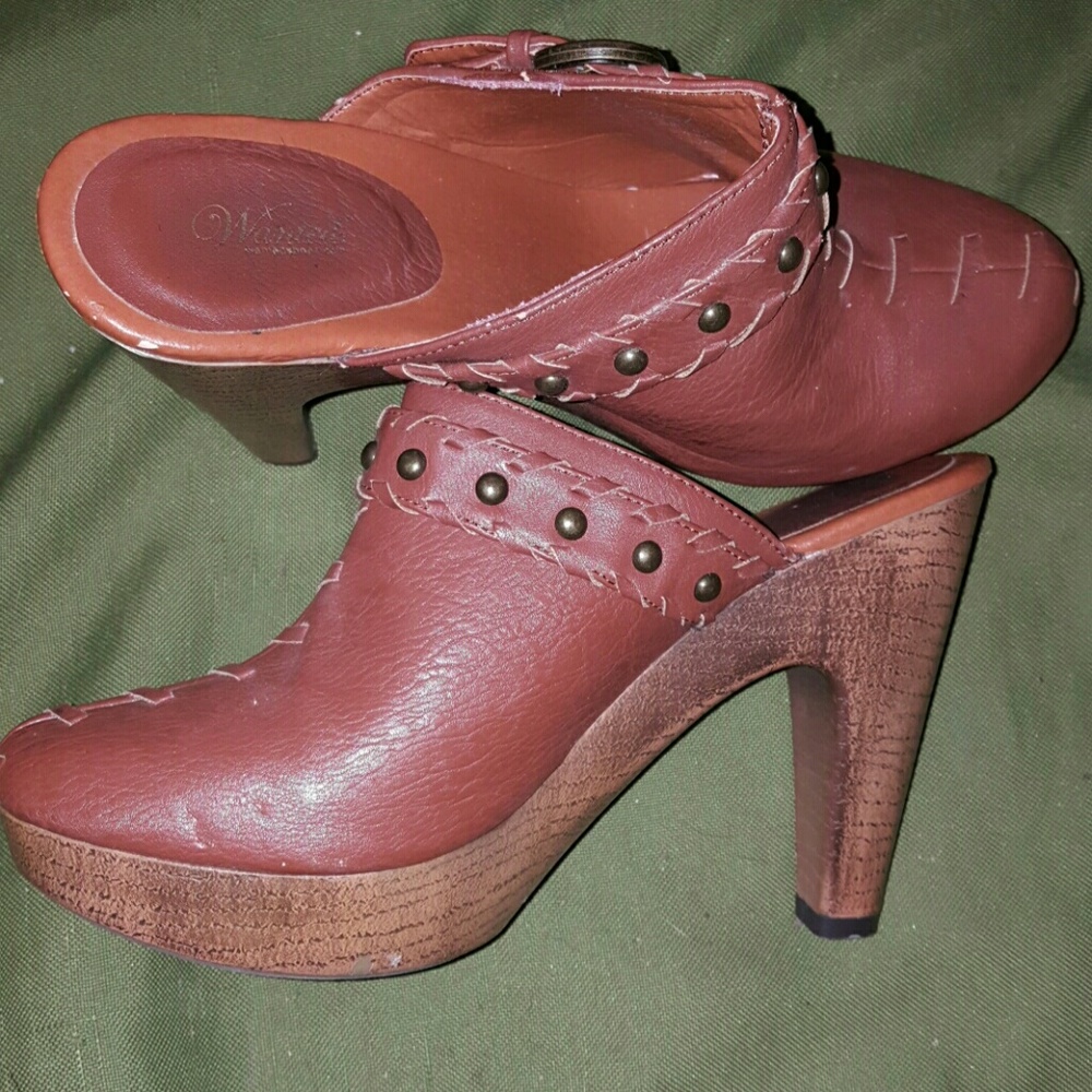 Womens Heeled Clogs Sz 8.5