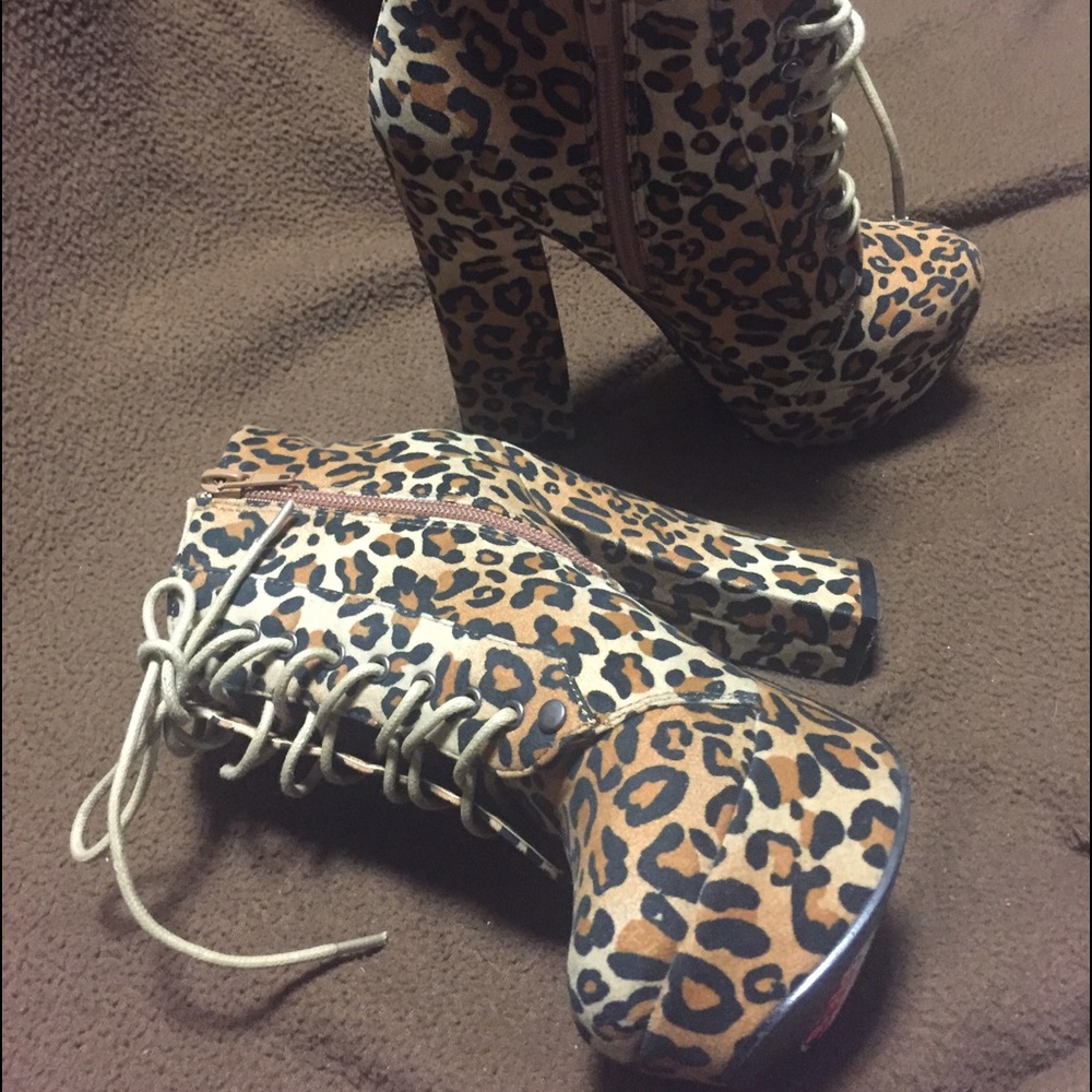 Leopard platforms - Picture 2 of 2