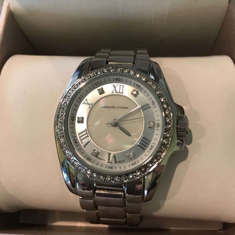 💕NWOT Adrienne Vittadini watch IN BOX!