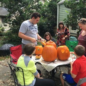 Meet your Posher, Max