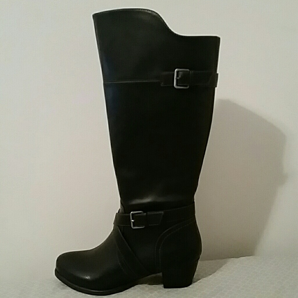 Nwt black riding boots
