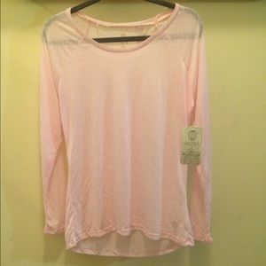 Long sleeve light weight top