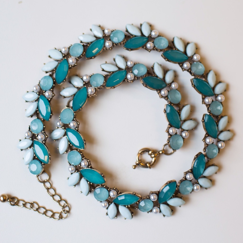 Mews Necklace in Teal
