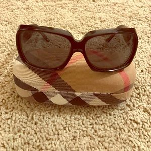 Burberry sunglasses black