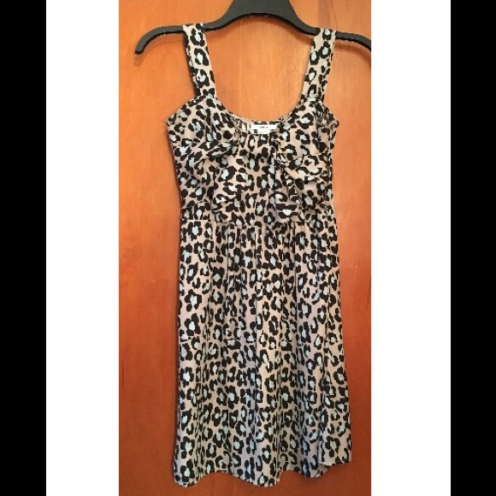 Lovely gray leopard print dress