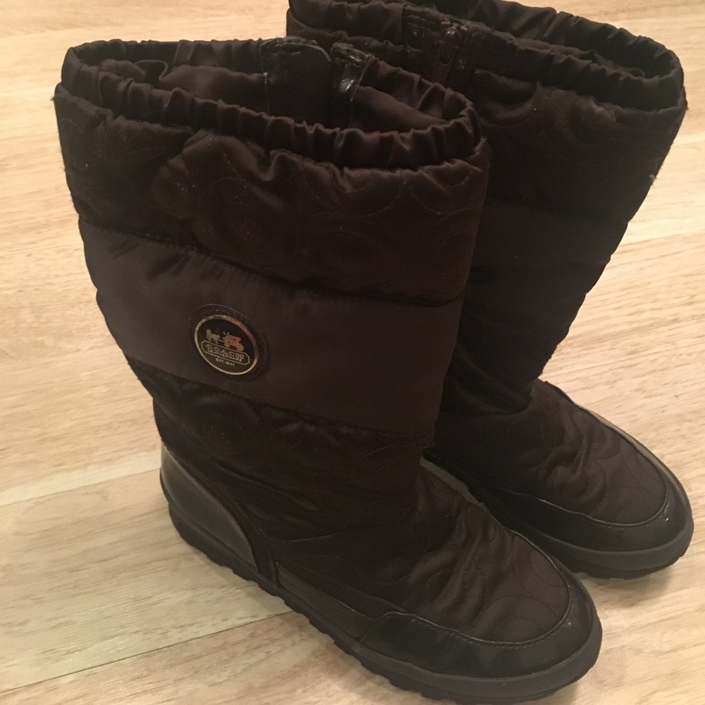 Coach brown snow boots ❄️
