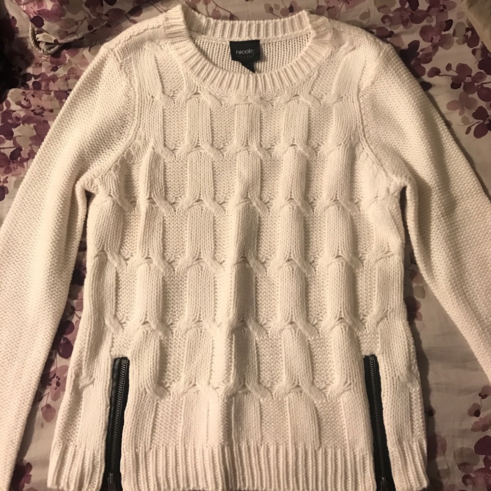 Nicole sweater