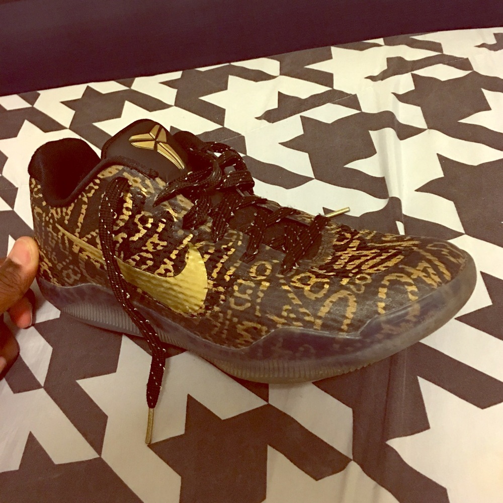 Kobe 11's mamba day