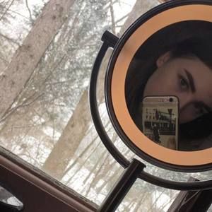 Meet your Posher, Elena