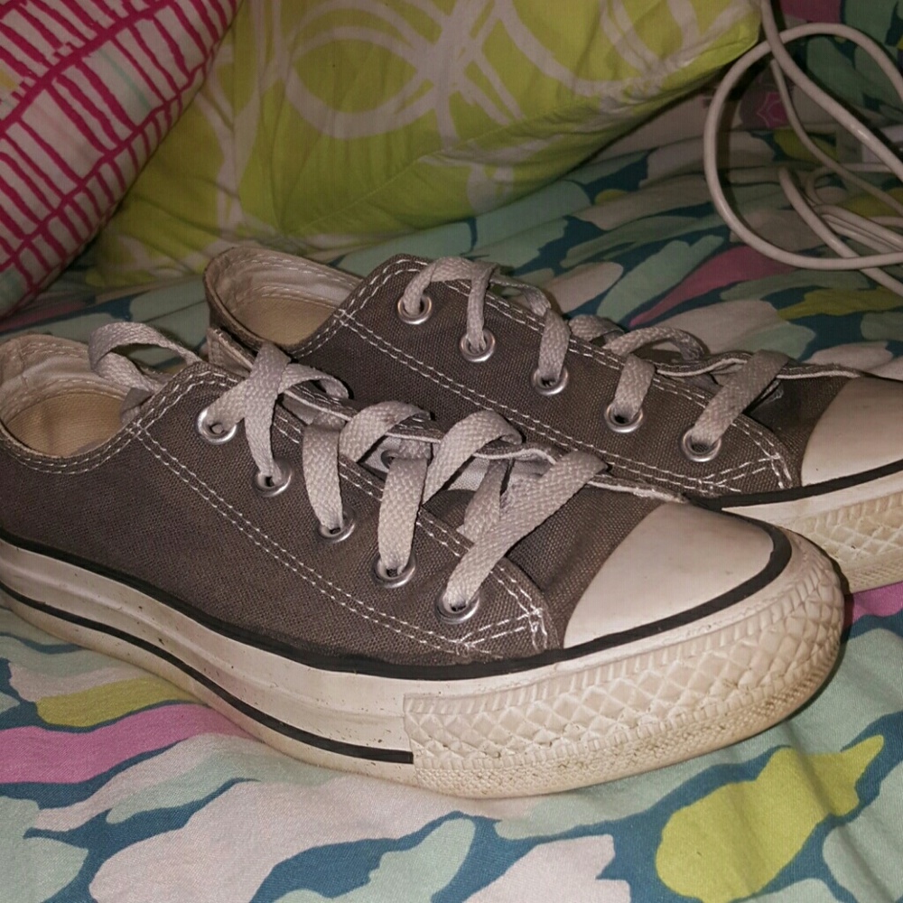 Grey converse