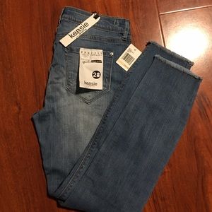 Kensie Jeans Sexy Fit Ankle Bitter Sz 28 NWT