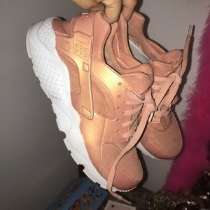 Custom Nike Rosegold huaraches