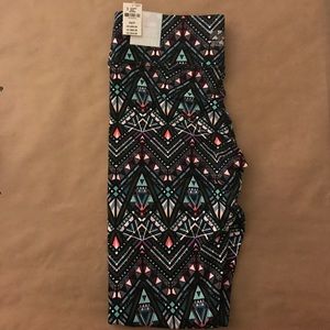 BRAND NEW VS PINK ULTIMATE LEGGINGS WITH TAGS