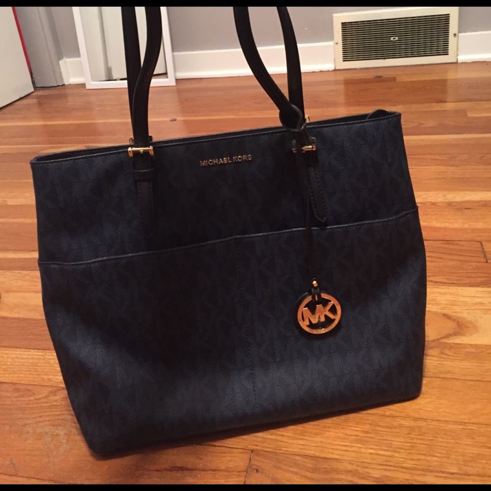 One day sale!!! Michael Kors navy purse