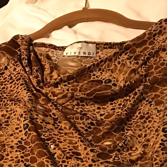 Animal print metallic blouse - Picture 2 of 3