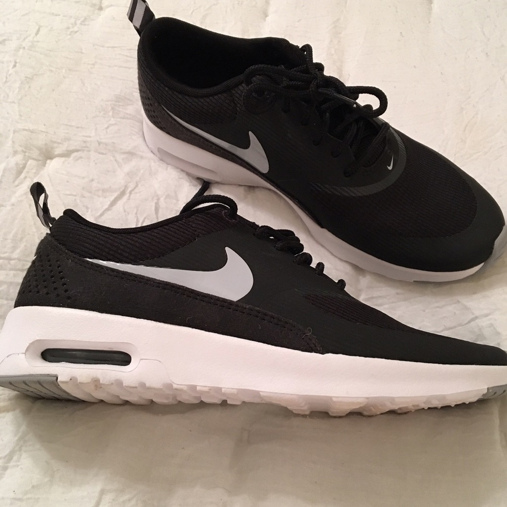 NEW Nike Air Max Thea Black Sneakers 6.5