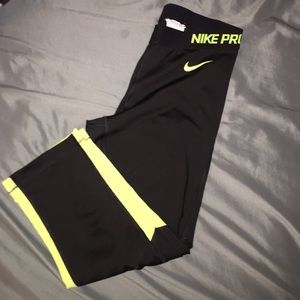 NIKE PRO dri fit Capris