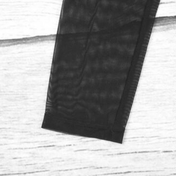 Last Pair!! Mesh Cut Out Workout Leggings - Picture 6 of 8