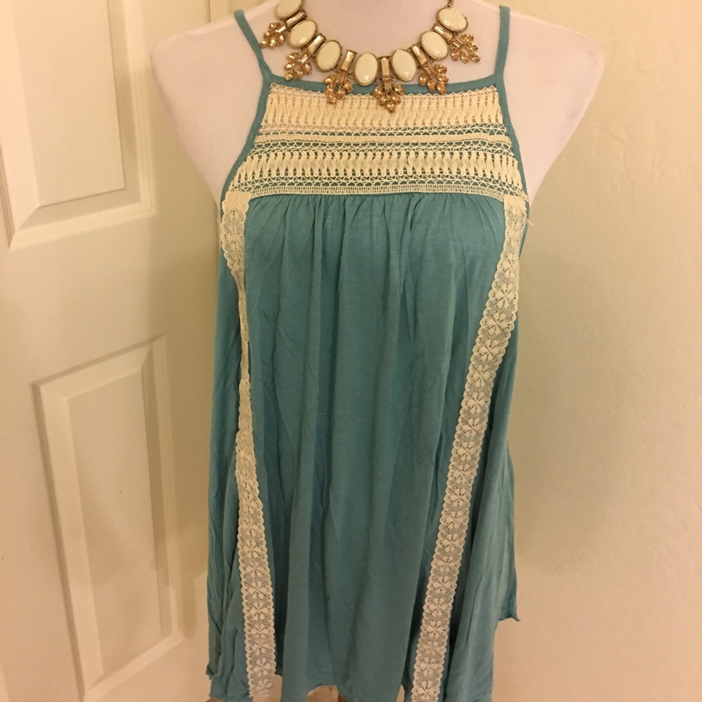 Adorable Top!!🌹 - Picture 3 of 4