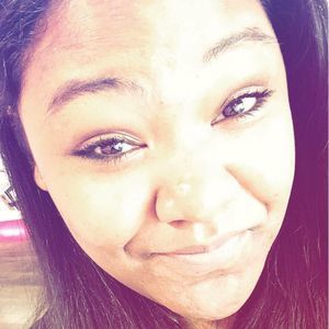 Meet your Posher, Damika