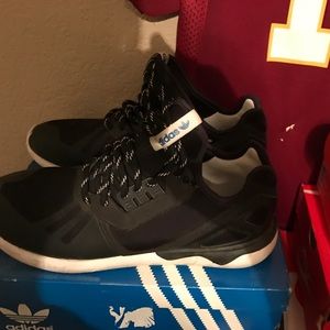 Adidas tubular runners