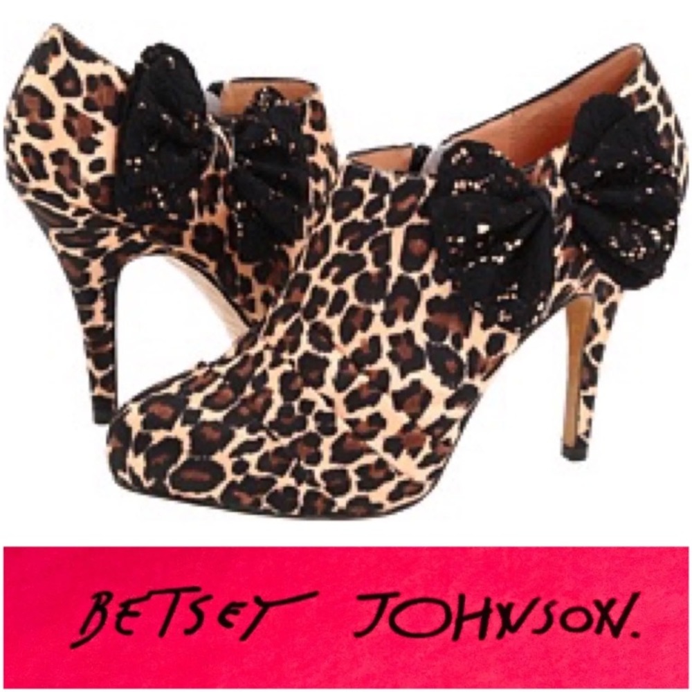 Betsey Johnson Leopard booties - Picture 5 of 5