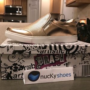 Canvas shoes with glitz!