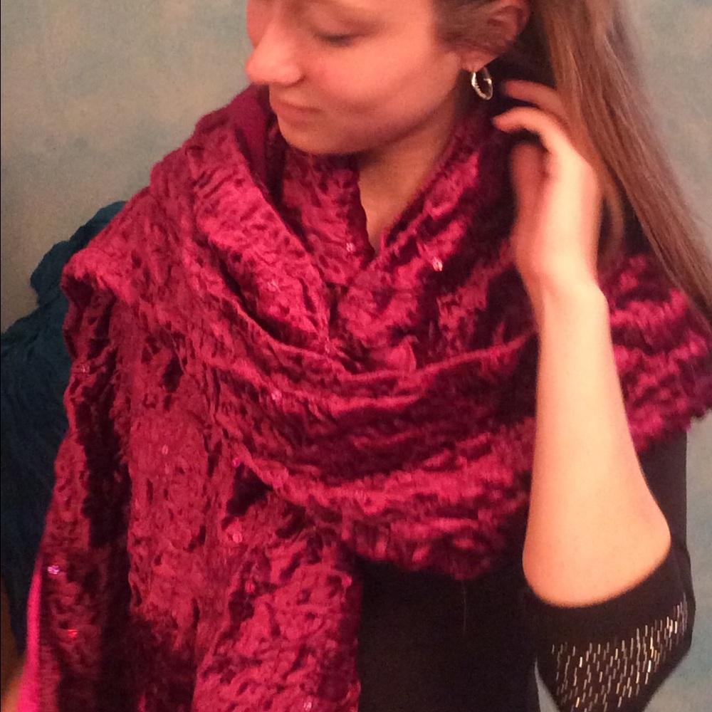 Fancy Raspberry evening shawl - Picture 2 of 4