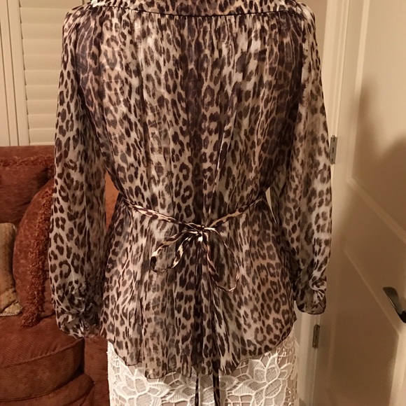 Ellie Tahari silk blouse - Picture 2 of 3