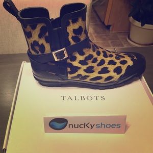 Women's talbots leopard print rain boots!