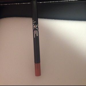 Kylie lip liner in Ginger NEVER USED
