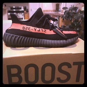 Yeezy 350 boost V2 men's black/red used.