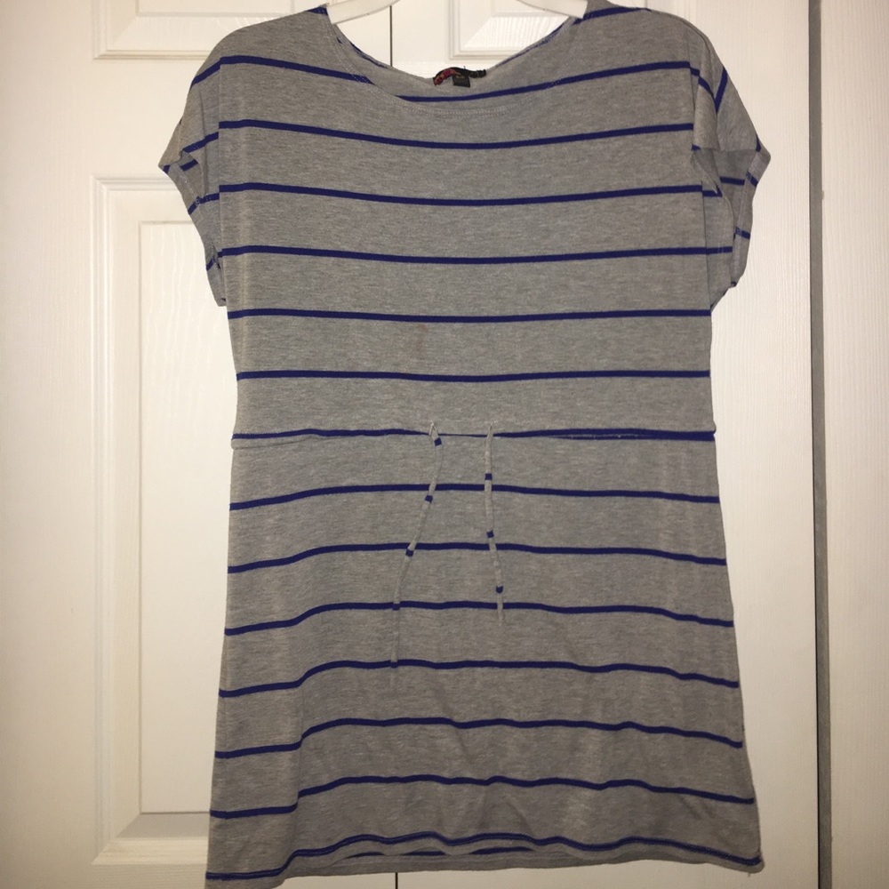 Long grey shirt with blue stripes