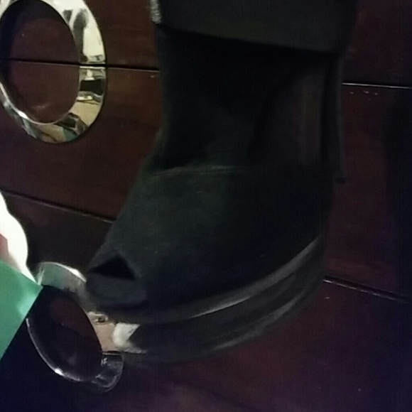 Heels - Picture 5 of 5