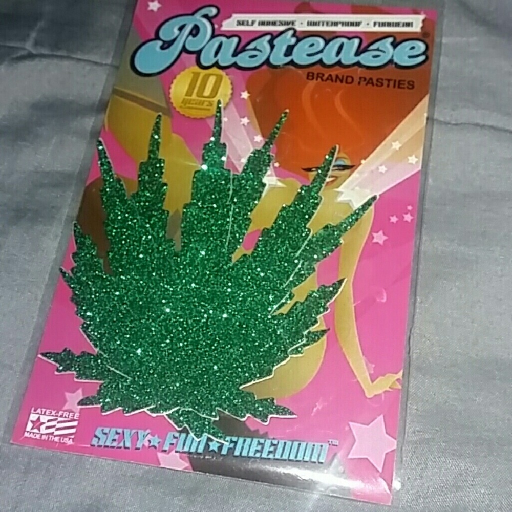 Marijuana Leaf Pastease