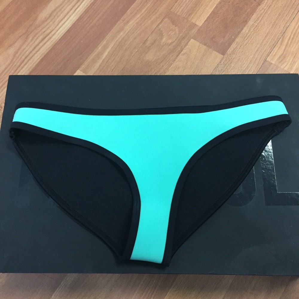 Triangl Miami Mint Small Bottom