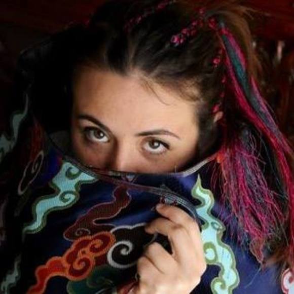 Meet your Posher, Amy - Picture 1 of 1