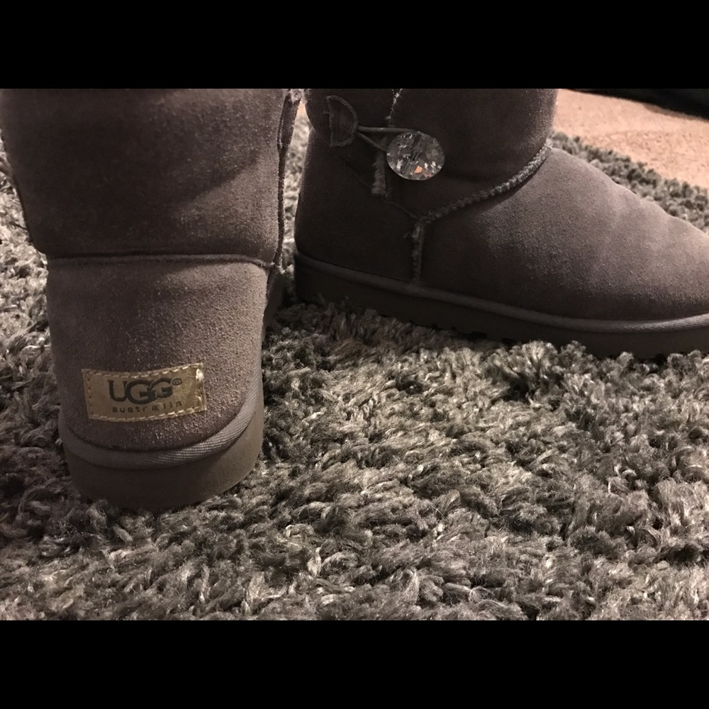 Low cut ugg boots